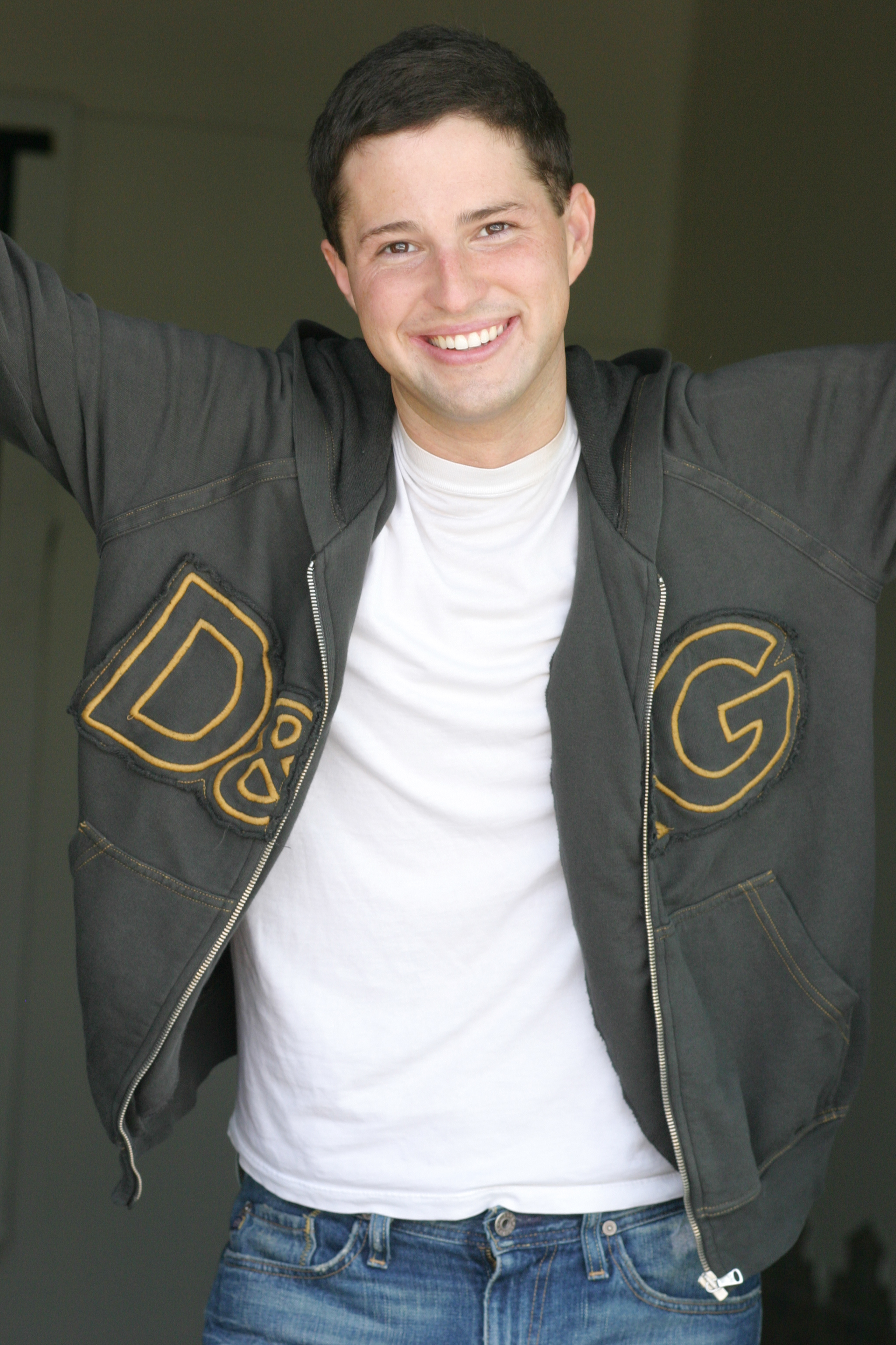 Jarrad Hewett Featured Performer in Actors Showcase Including Original Material from TV Writer