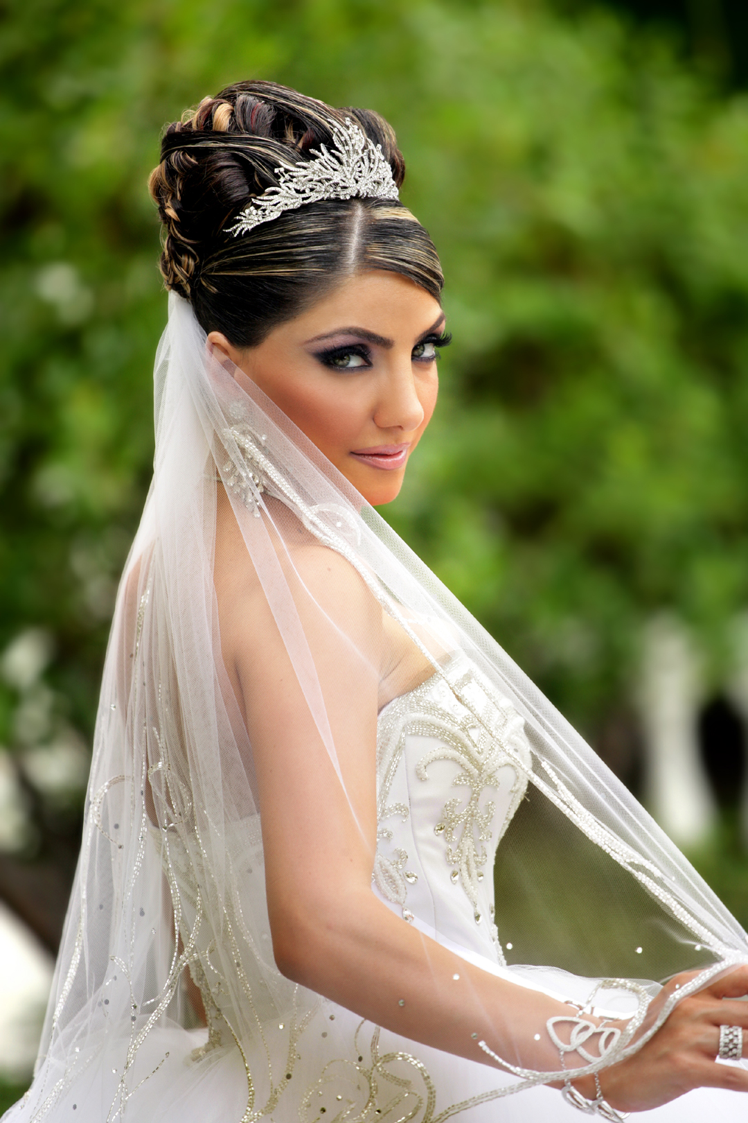 bride hair on Nella Bride One Of A Kind Salon Exclusively For The Bride Makes Hair