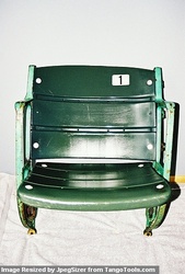Own a Piece of Baseball History with the Auction of Herb Carneal’s Old Met Game Chair