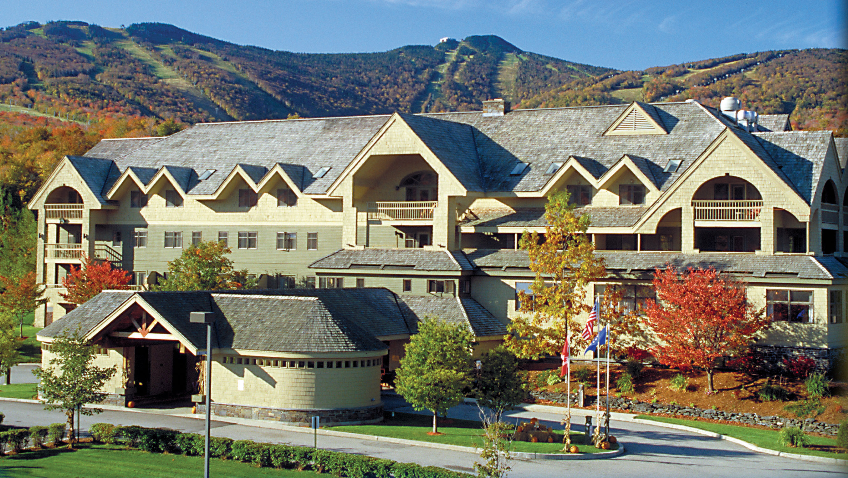 Discounted Fall Foliage Spa Getaways at the AllInclusive New Life