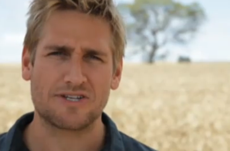 curtis stone. Curtis Stone standing in a