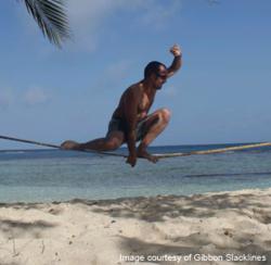 Slacklining at the beach