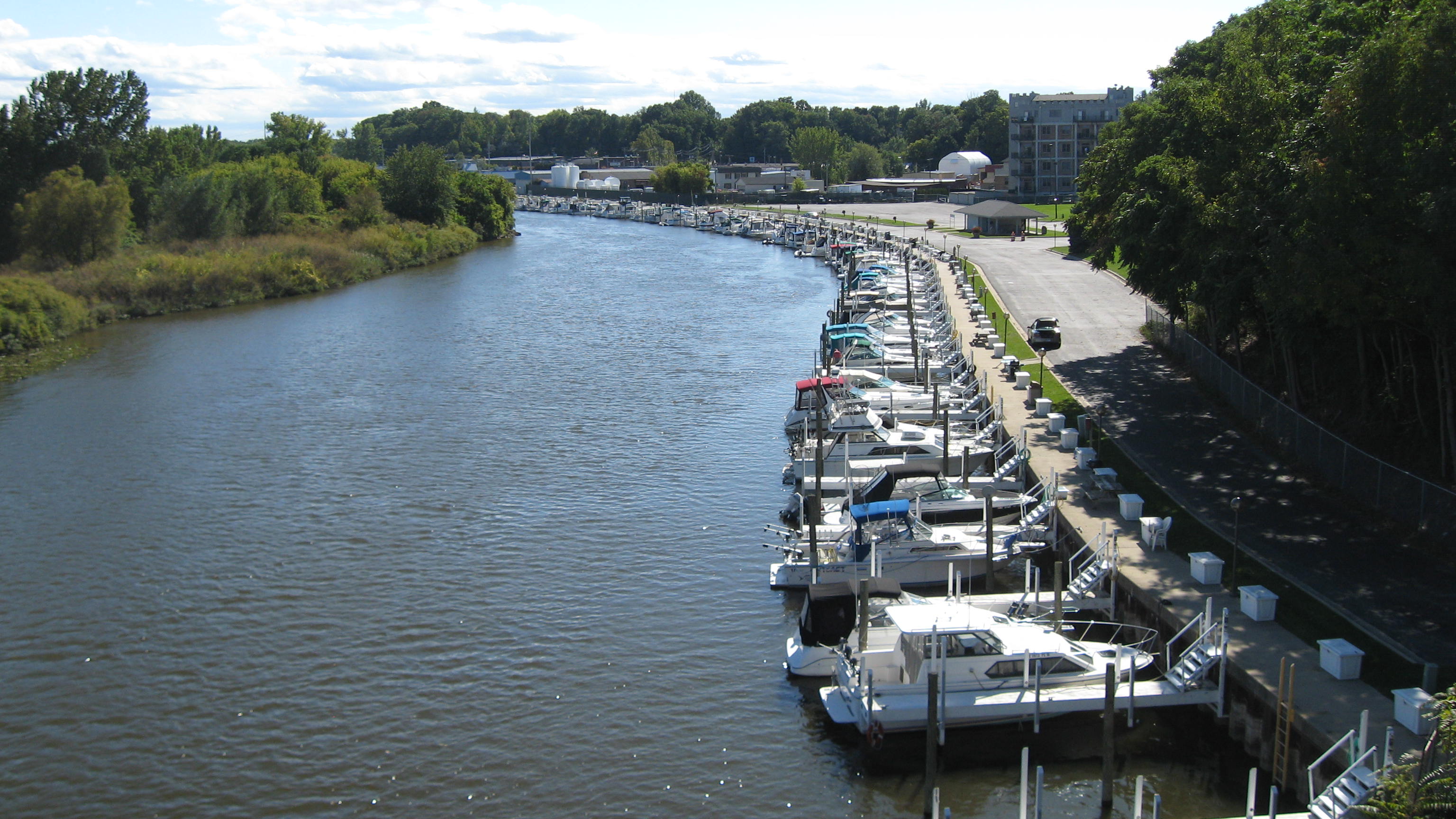 ... 33 To Debut New Boat Models At The Michigan City In-Water Boat Show