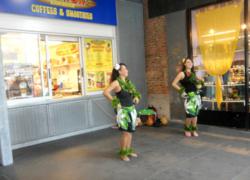 Hula Dancers