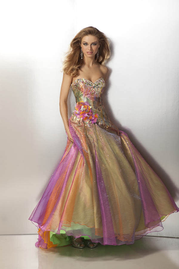 Promgirl.net Launches Online Prom Dress Scavenger Hunt
