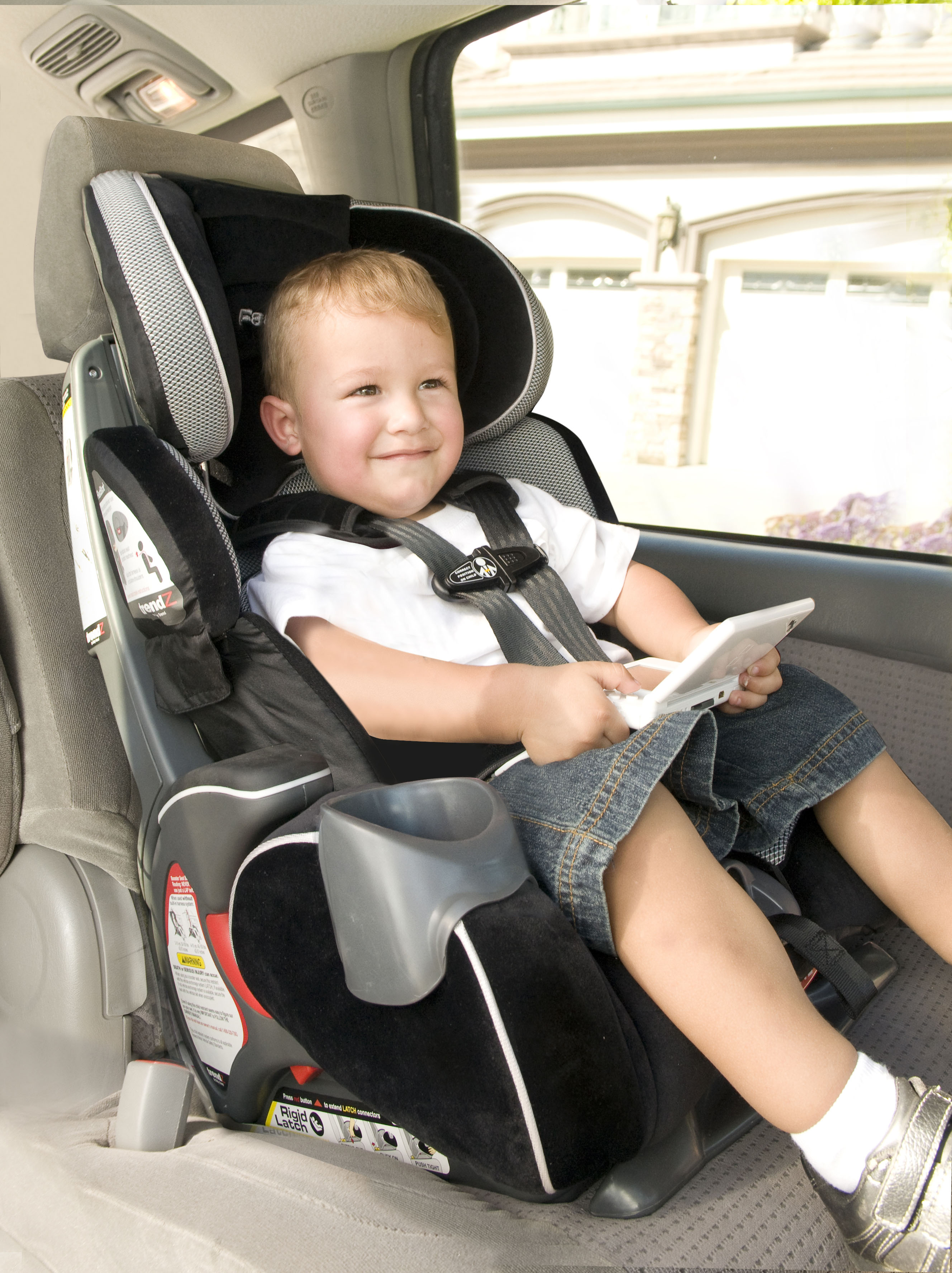 Baby Trend Launches trendZ FastBack 3-in-1 Car Seat at Toy's 