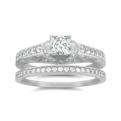 ... offers 5% discount to military personnel on engagement rings purchases