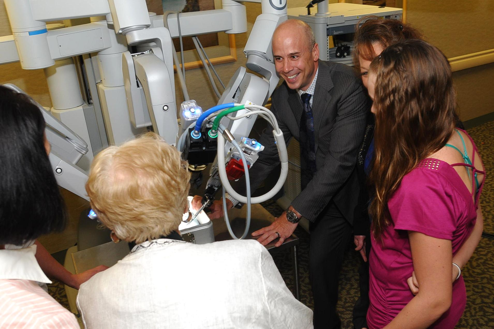 Hmhps St Joseph Health Center Completes 600th Robot Assisted Surgery