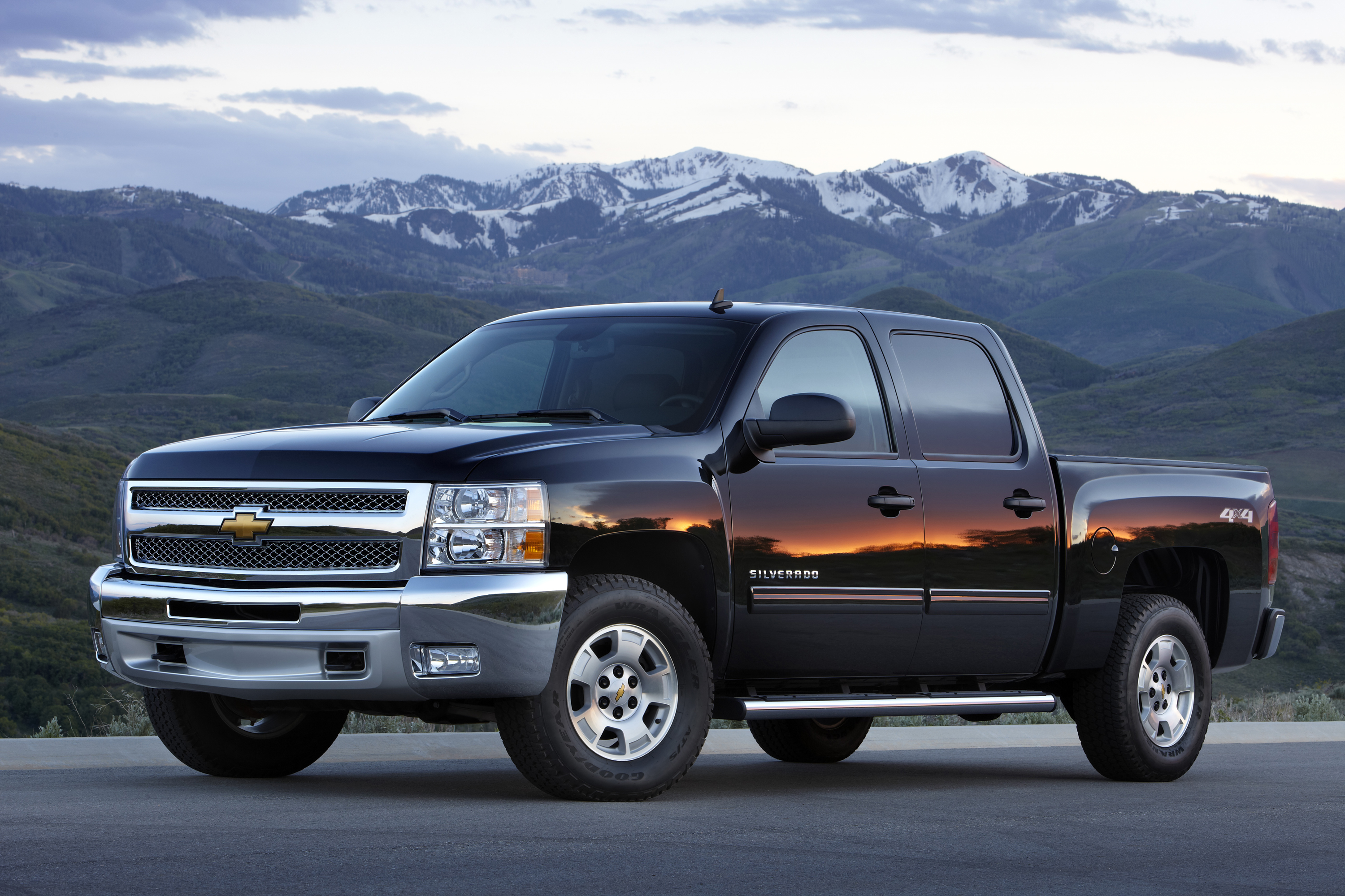Orange County Drivers Save Big During Chevy Truck Month at Guaranty