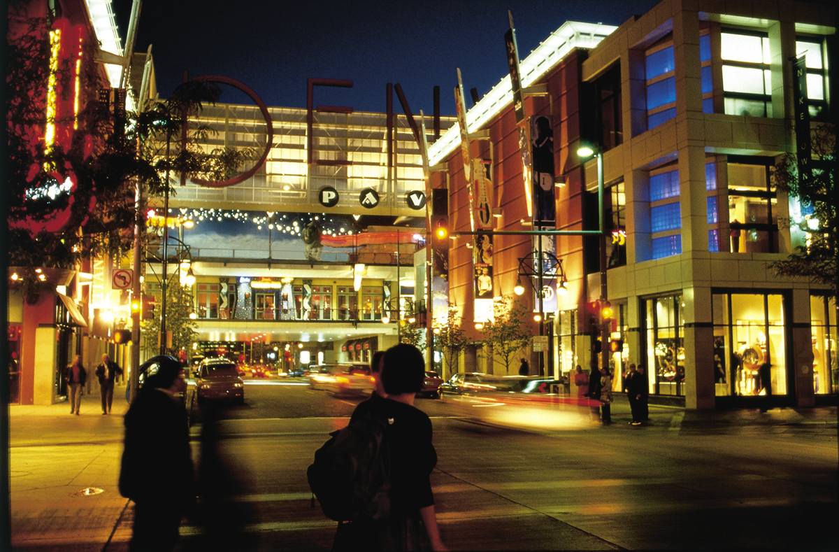 Holiday Shoppers Package At Hyatt Hotels In Downtown Denver Includes Gift Cards To Favorite Stores And More