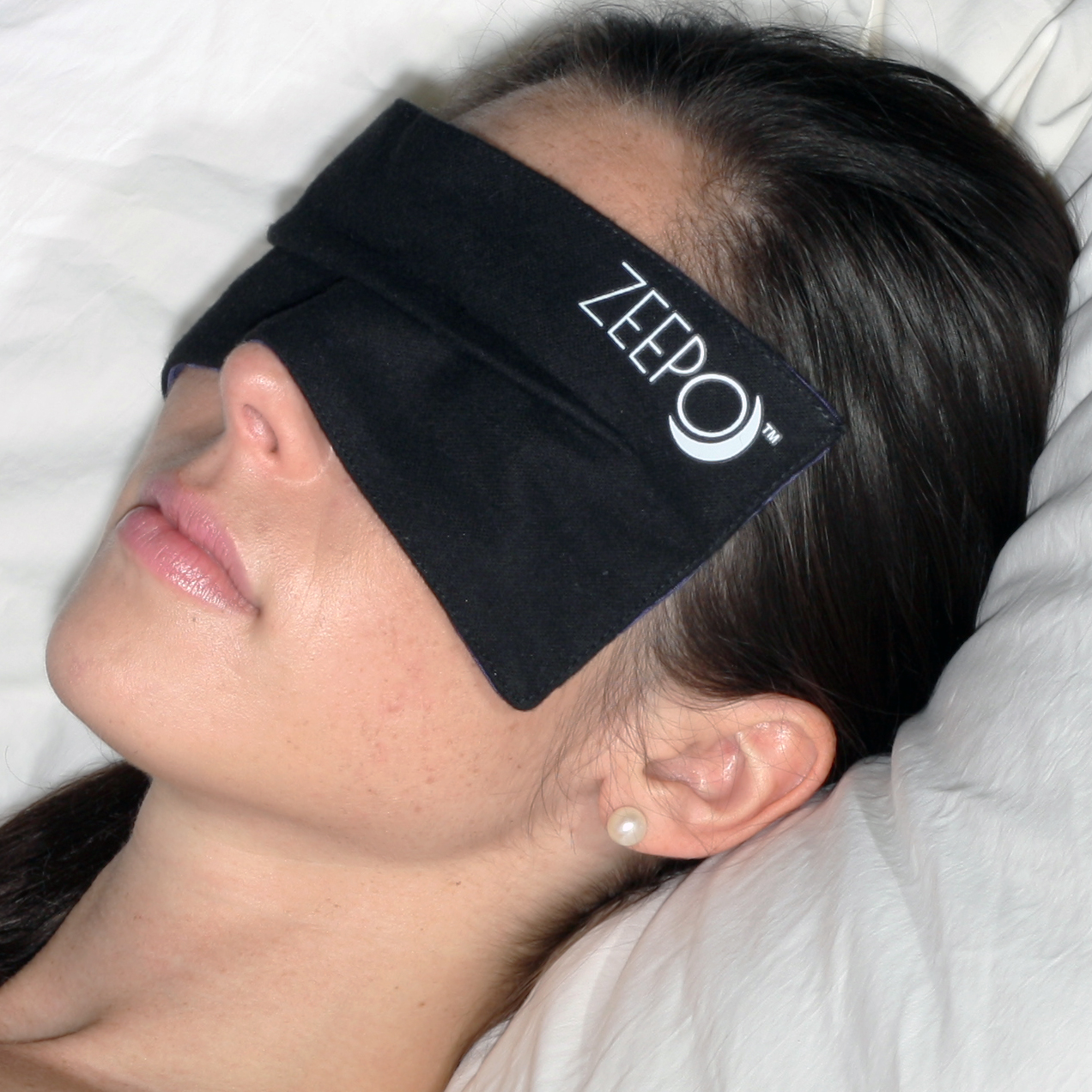 new-sleep-mask-for-perfect-sleep-zeepo-the-revolutionary-strapless