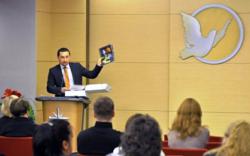 At the human rights educators conference at the Moscow Church of Scientology, Mihail Donchenko, Executive Director of Youth for Human Rights Moscow, described the Youth for Human Rights Educator’s Guide.