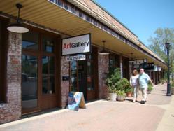Downtown Athens, Texas is dotted with quaint boutiques, restaurants, art galleries and historic attractions.