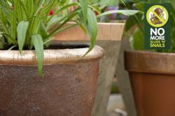 The striped copper and flexible adhesive allows the tape to mould and conform to uneven surfaces and awkward shapes, providing a clean, neat barrier that eliminates ugly creases. The flexi construction helps the adhesive gain 100% surface contact, creati
