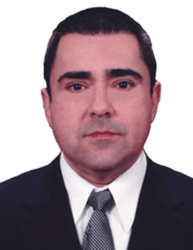 Photo of hair transplant surgeon Dr. Roberto Sandoval