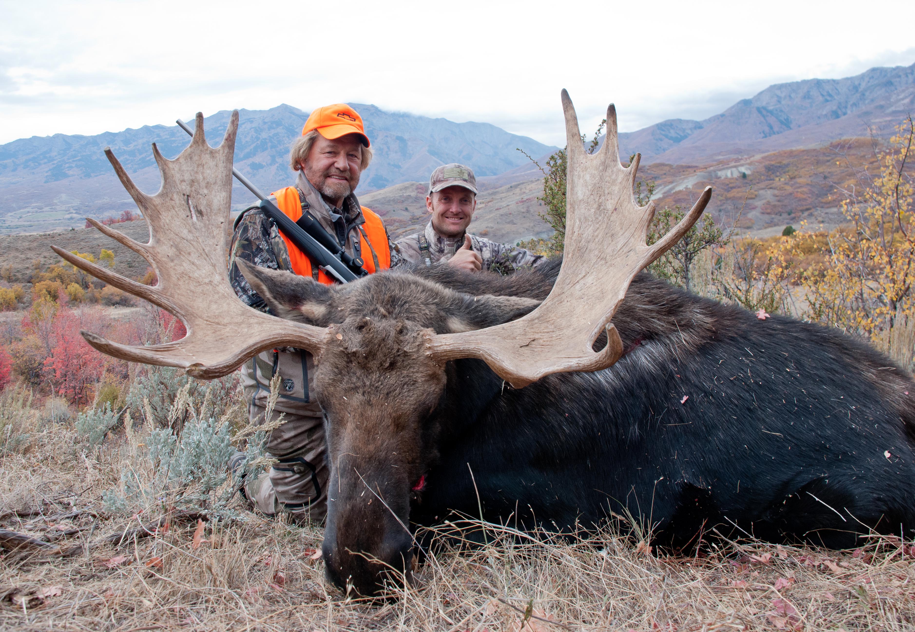 top-tv-personality-harvests-moose-with-utah-s-premier-hunting-outfitter