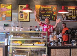 Maui Wowi Wantagh Celebrates Grand Opening
