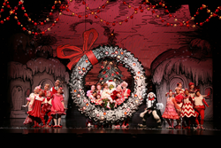 Grinch Company. Photo by: PAPARAZZIBYAPPOINTMENT.COM