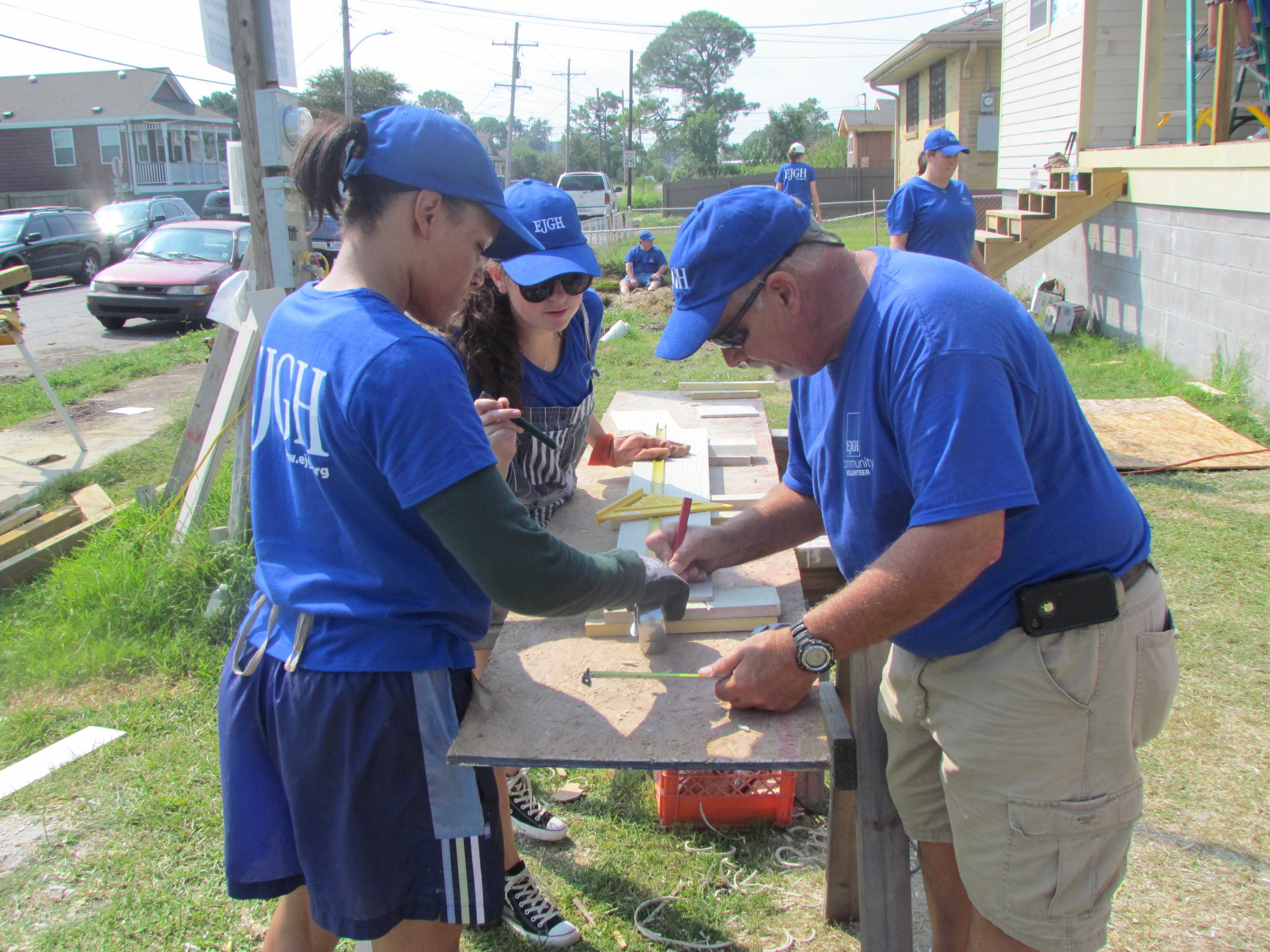 New Orleans Area Habitat for Humanity Volunteers from East