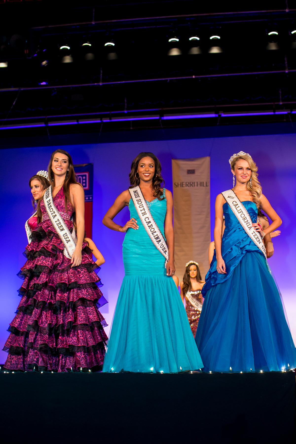 Operation That’s My Dress! Provides Dresses to Military Teens at USO