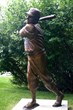 Big Statues Creates Life-size Bronze Statue to Memorialize Pinch...