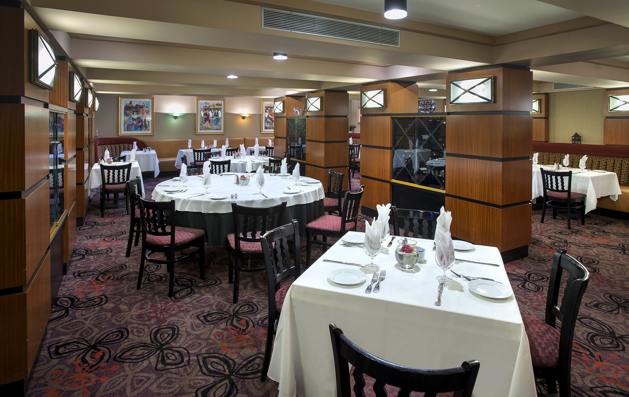 the-brasserie-americana-of-the-inn-at-great-neck-located-in-great-neck