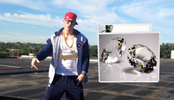 Drew Bowers (AKA Punky Drewster), through rap lyrics, describes how you can customize a Titan Binder
