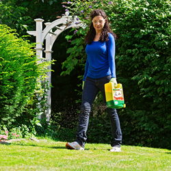 Ready2Go Spreader with Preen Lawn Weed Control