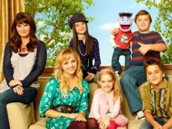 Premiere Event Orlando Talent Landry Bender on the set of her sitcom "Crash and Bernstein"