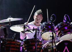 Vic's Drum Shop is an internationally renowned drum/percussion store in Chicago. The store’s superb service, selection, and pricing has made it a memorable shopping destination for beginning drummers, hobbyists, and the world's premier drum superstars.
