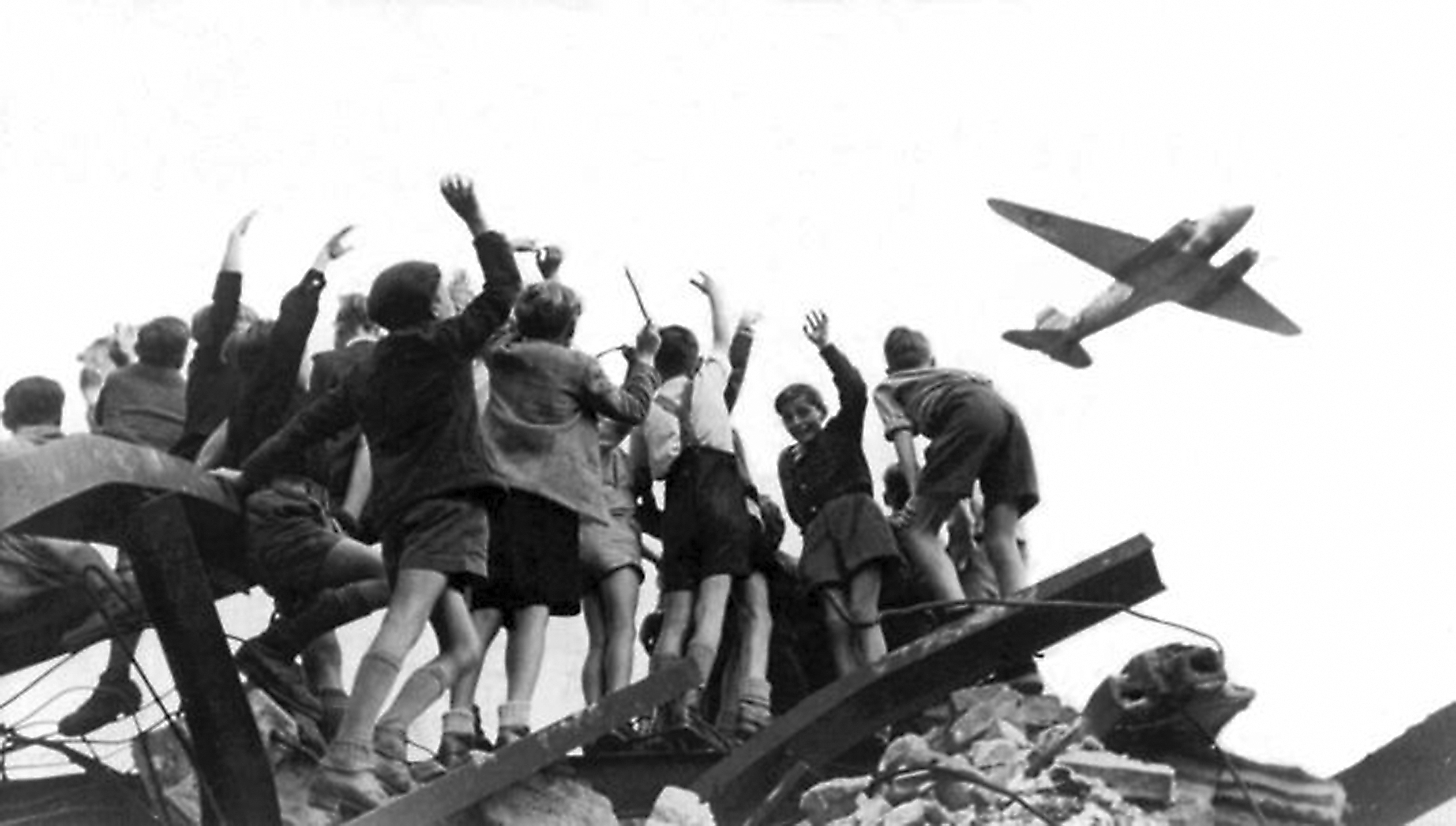 new-book-release-berlin-airlift-a-photographic-history-of-the-great