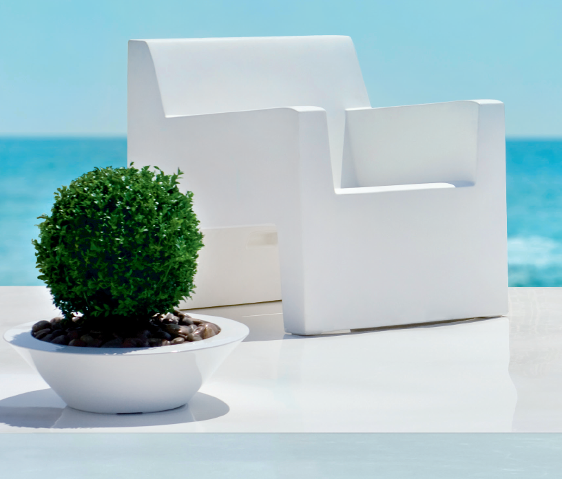 YLiving Announces Outdoor Furniture Event, April 1 – 30, 2015