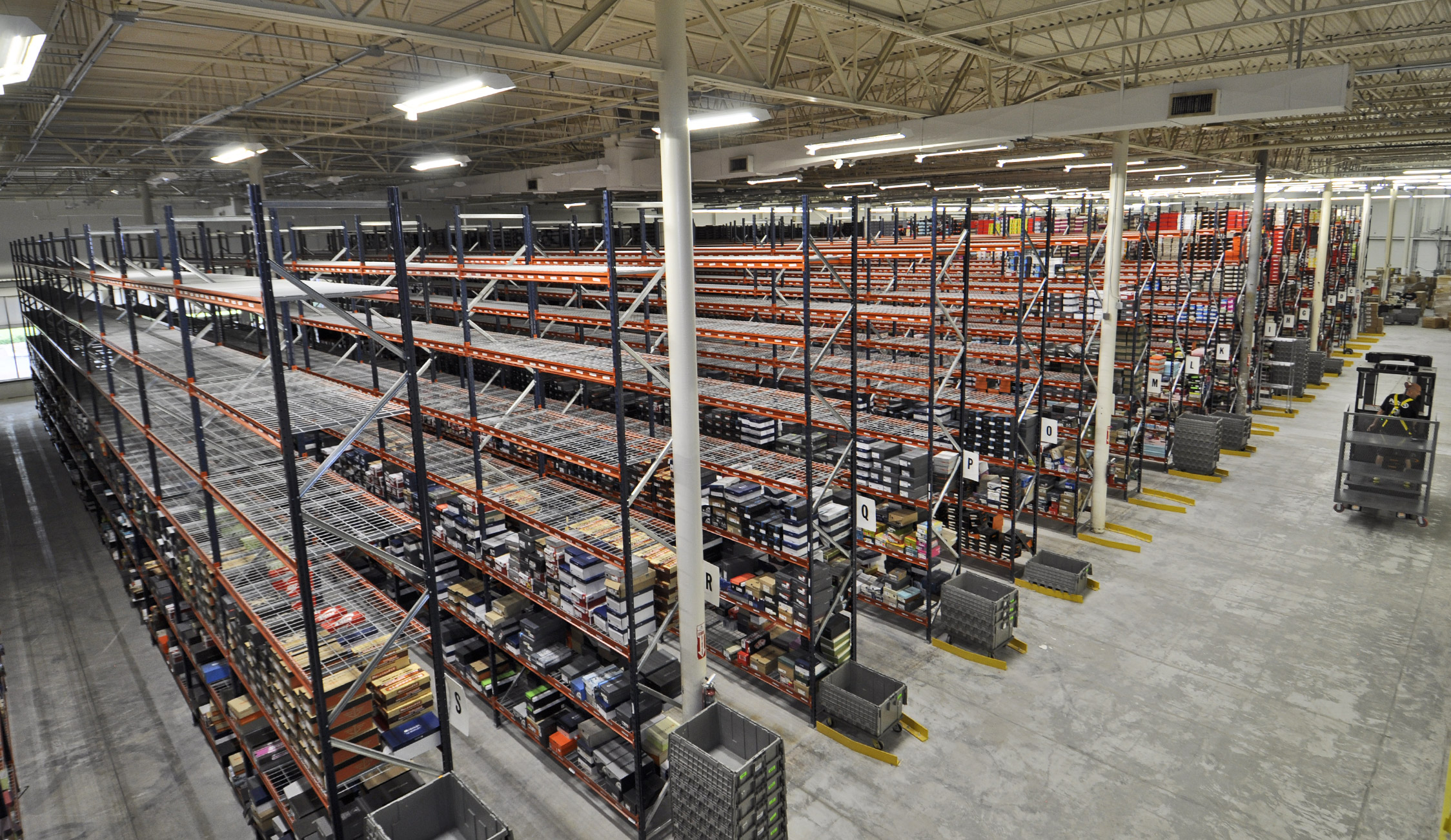 Peltz Shoes New Warehouse Management 