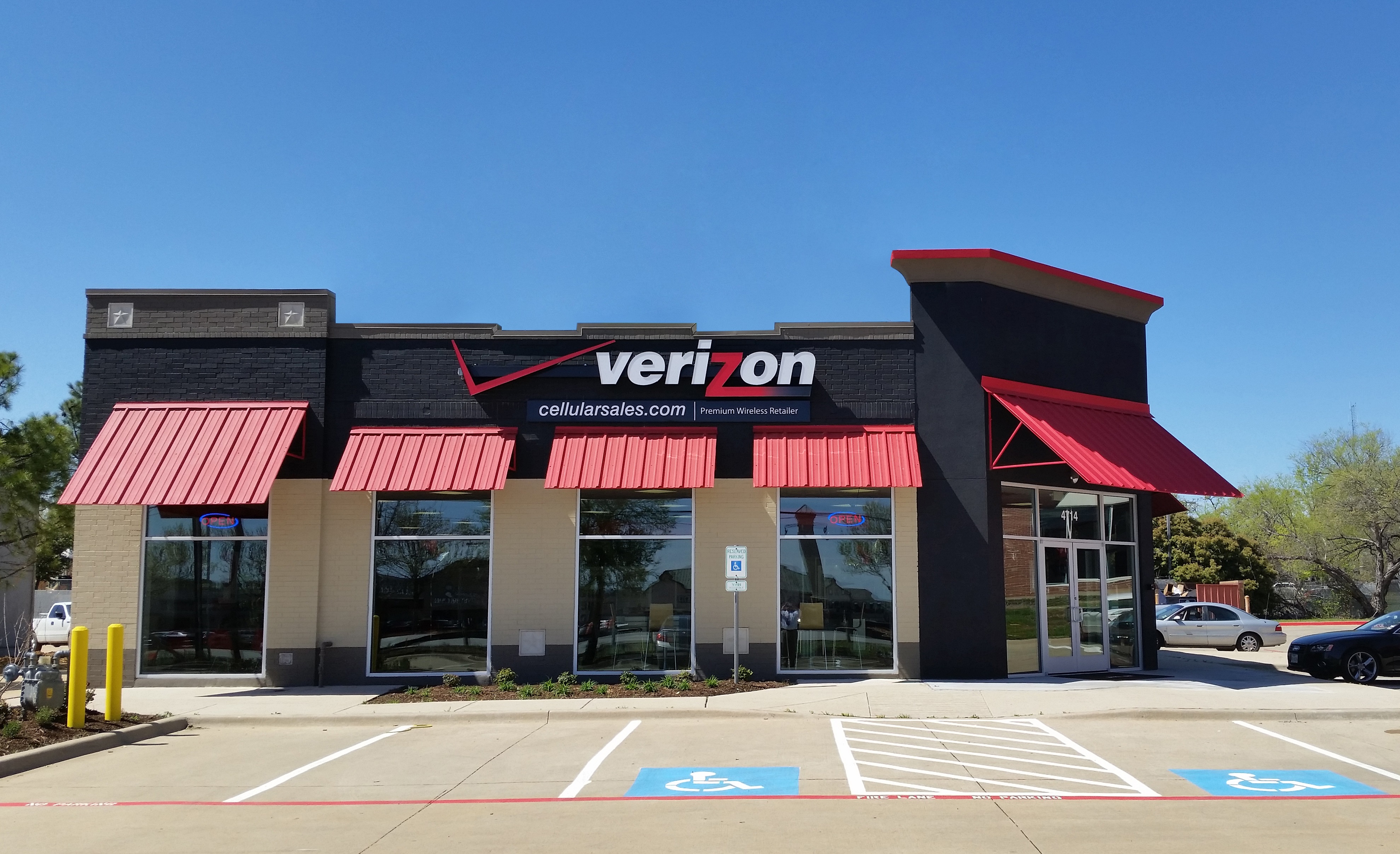 Cellular Sales Opens Colleyville Store