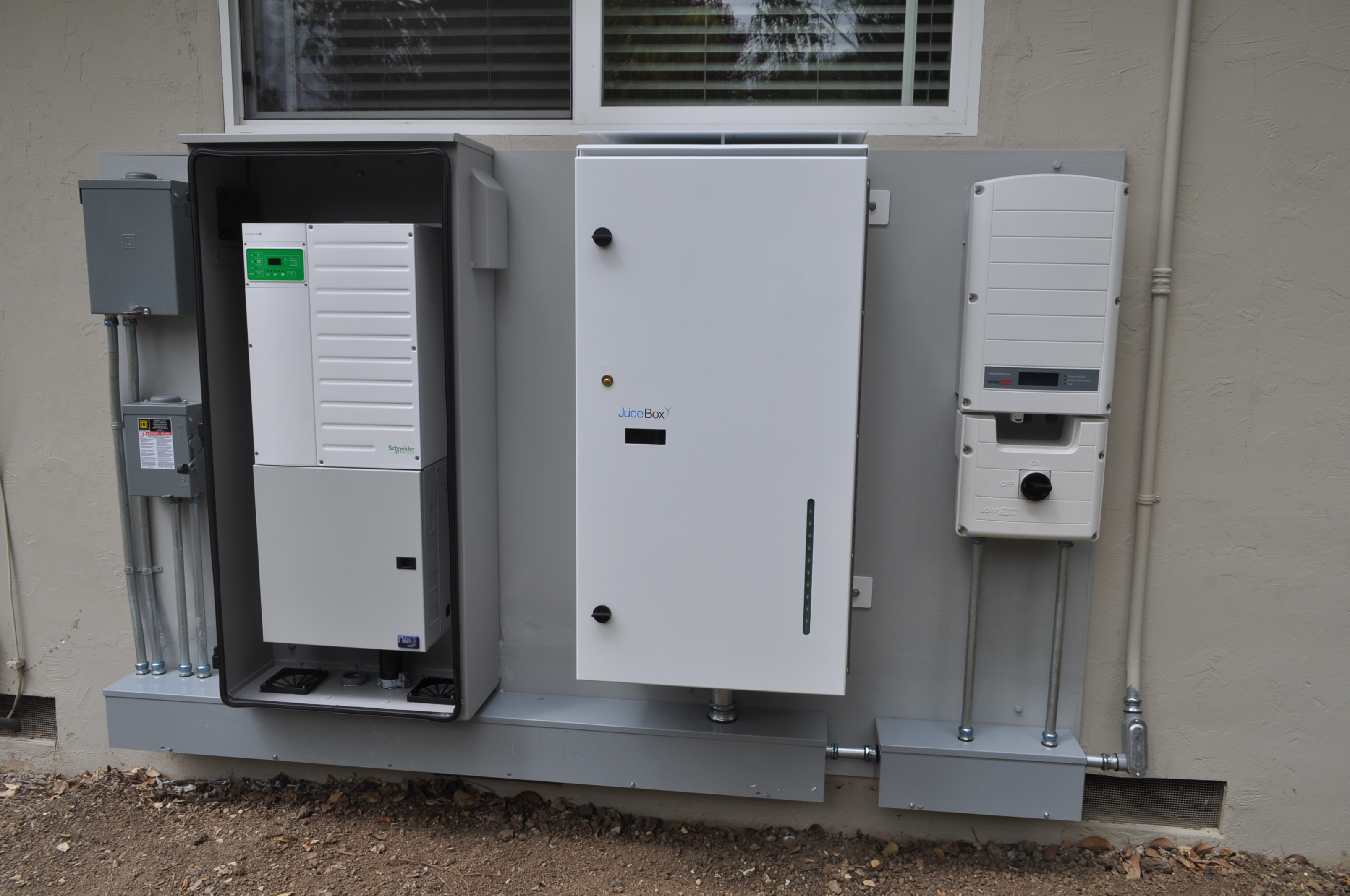 juicebox-energy-installs-residential-solar-energy-storage-system