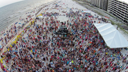 Fans crowd at Shindig on the Sand