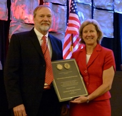 NCWM presents award to NIST