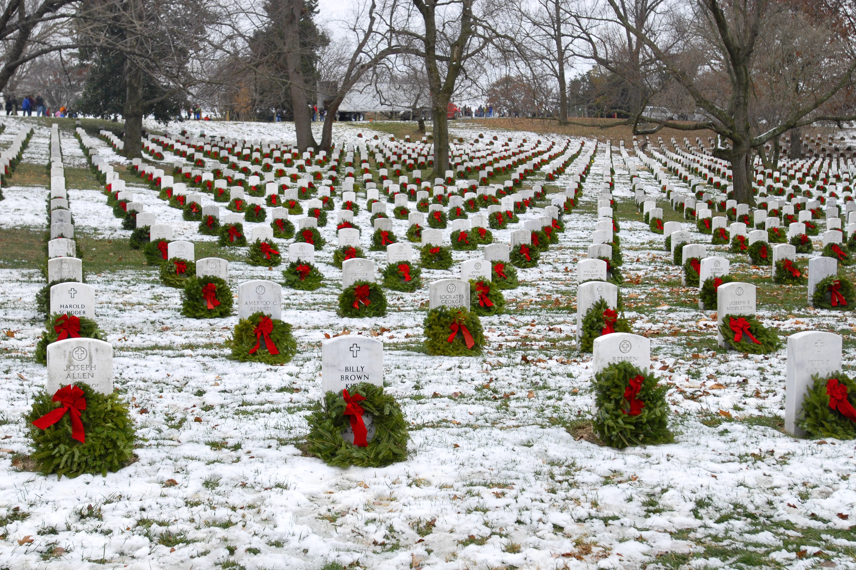 moss-building-and-design-honors-veterans-with-wreaths-across-america