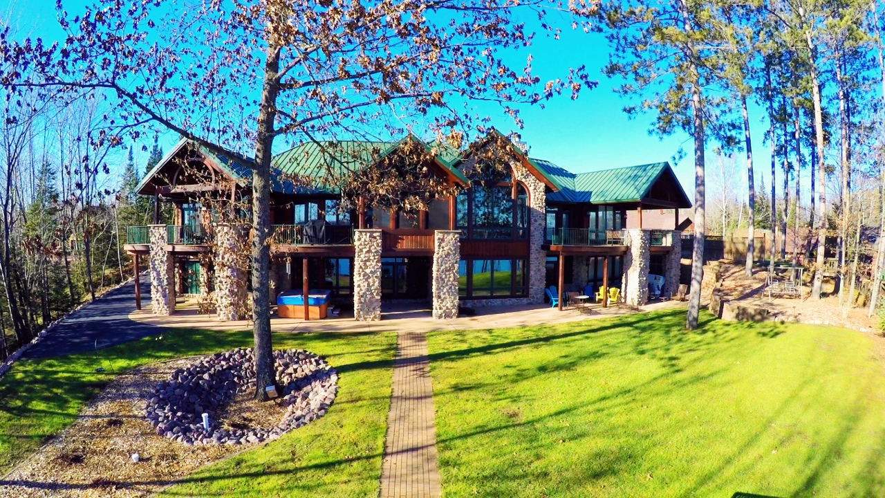 to Auction Off Custom Home on Maiden Lake in