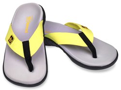 Spenco's Pure Sandal has a substantial layer of memory foam for muscle recovery while maintaining the Total Support® footbed contoured shape, making it the perfect post-run recovery sandal.