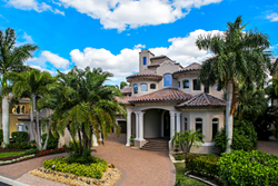 Staysail property front of the home