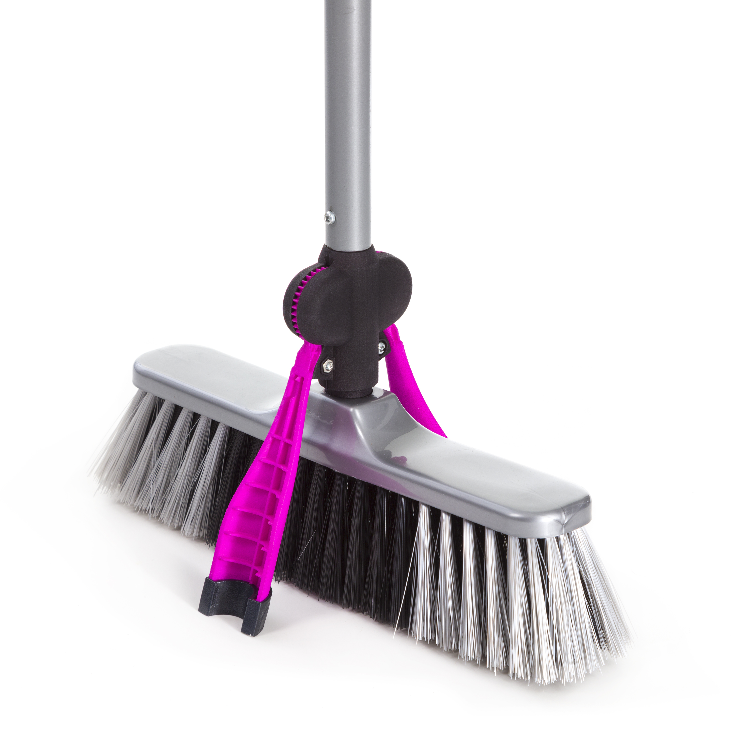 SelfieBroom, the Self-standing Broom With a Selfie Stand, is Live on Kickstarter3000 x 3000
