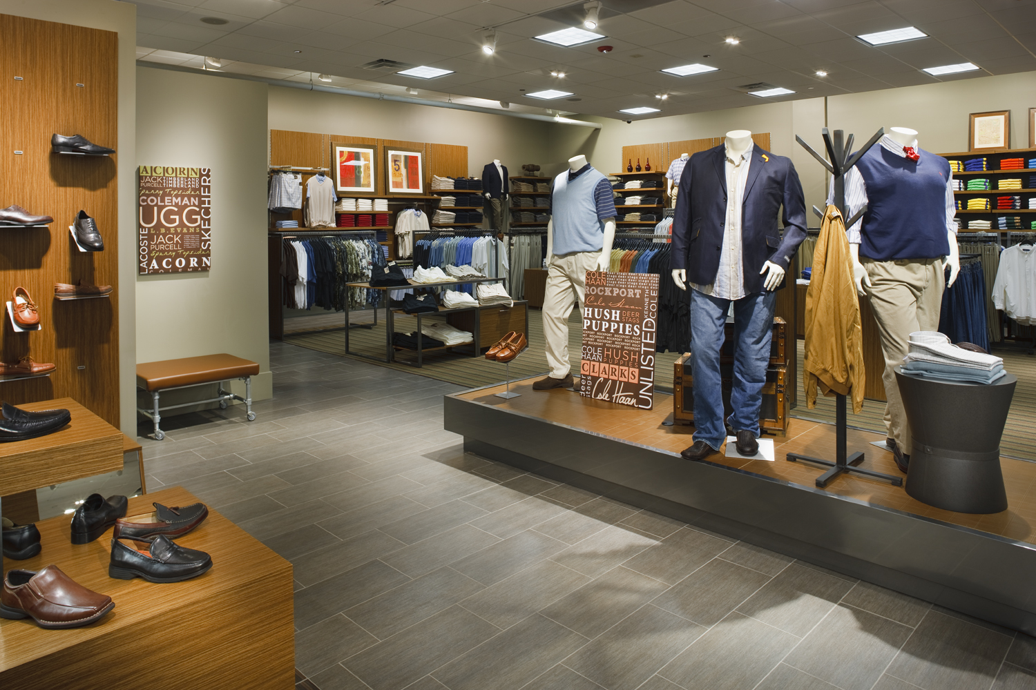 DXL Men s Apparel Opens In The Yellow Rose Of Texas 