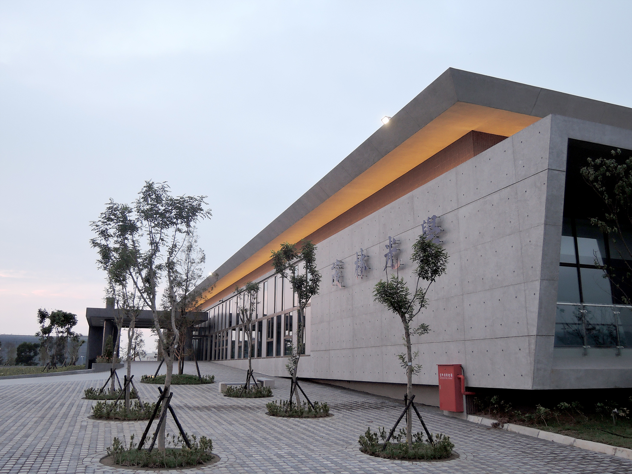 Global Lighting Technologies Opens New Green, SuperEfficient Manufacturing Facility for Lightguides