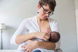 Leading Lady's Ultimate World Breastfeeding Week program provides support, education, resources and bras to breastfeeding moms.