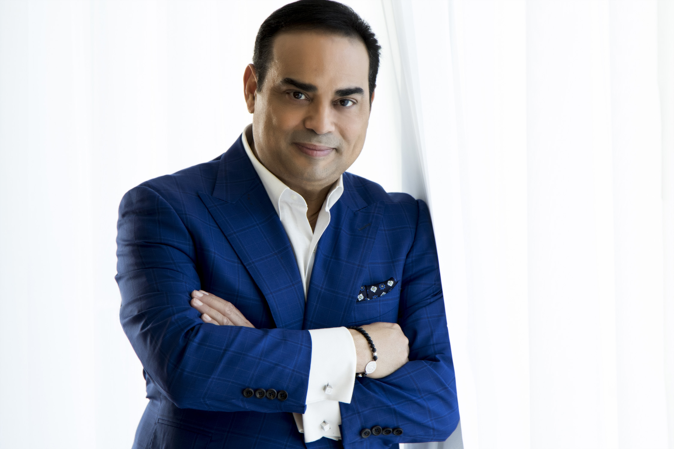 State Theatre New Jersey Presents Gilberto Santa Rosa “The Gentleman of