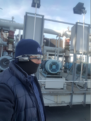 BP Air Technician uses XOEye glasses during work