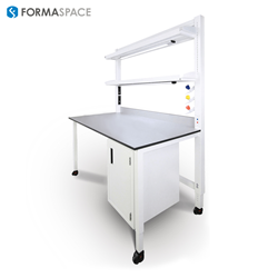 Integrated Lab Services Bench by Formaspace