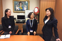 Pacific Delegate V. Ayano Ogawa & Pacific Fellow Mari Miura discuss gender equality in Japan with Diet member Seiko Noda.