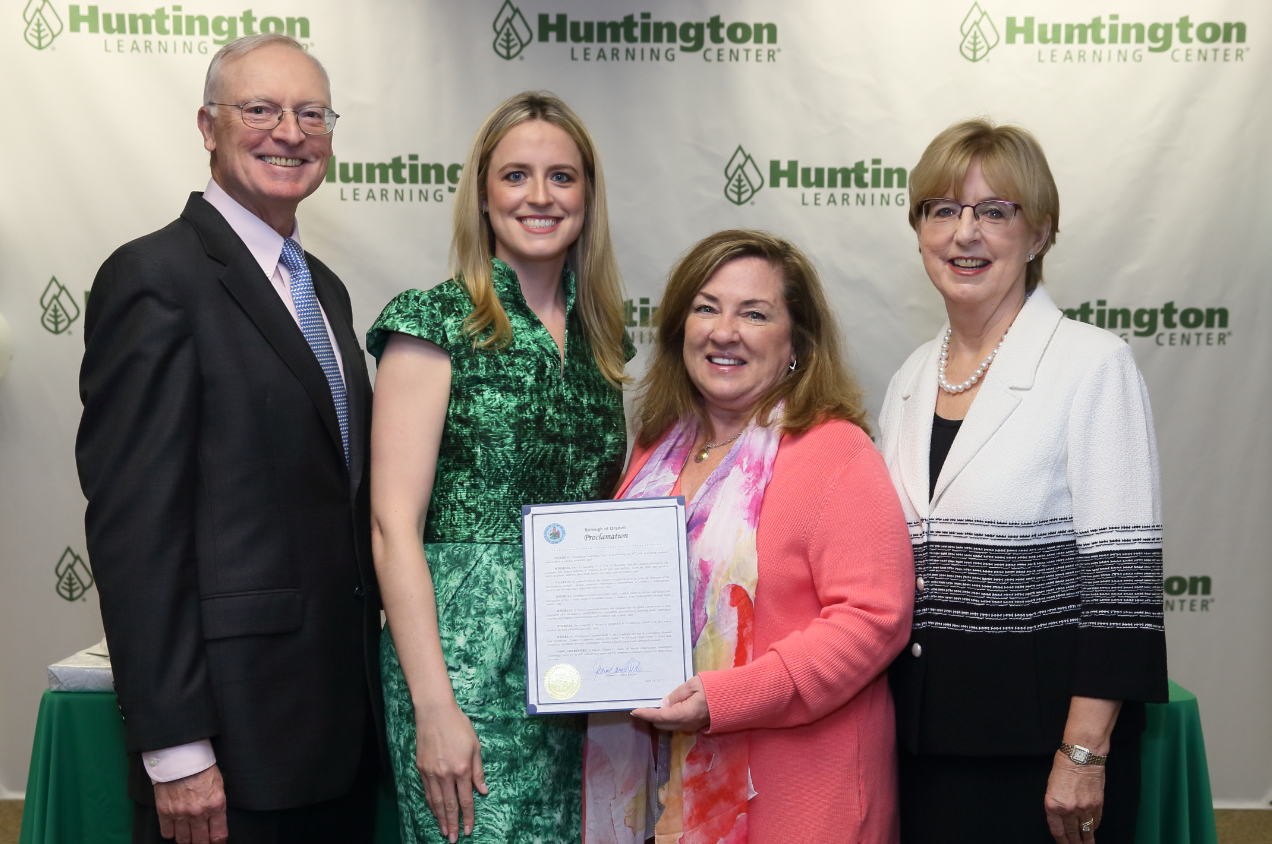 Oradell, NJ Celebrates 40th Anniversary of Huntington Learning Center